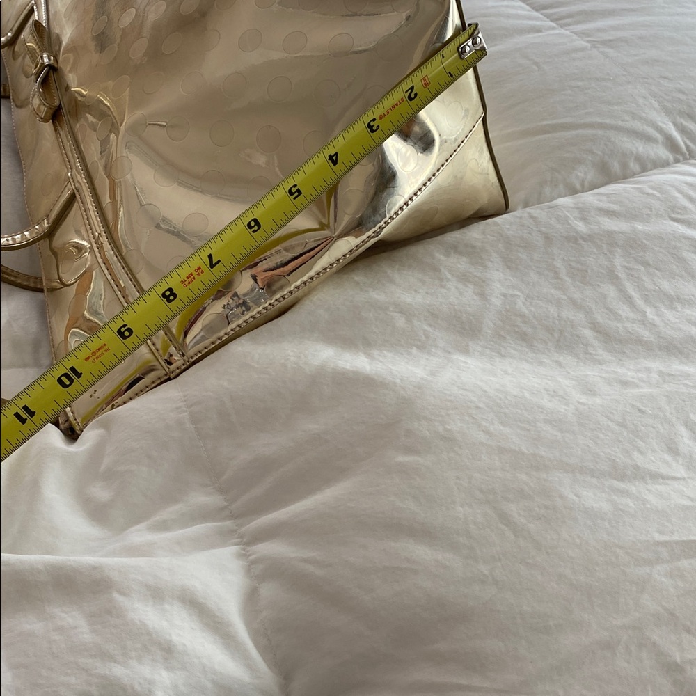 Kate Spade gold bag NWT Sized for day wear or carry on - Picture 8 of 12